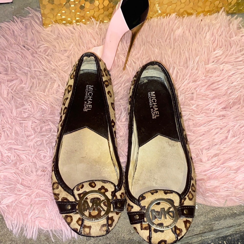 Michael Kors Animal Print Flats with Gold Accents🐆